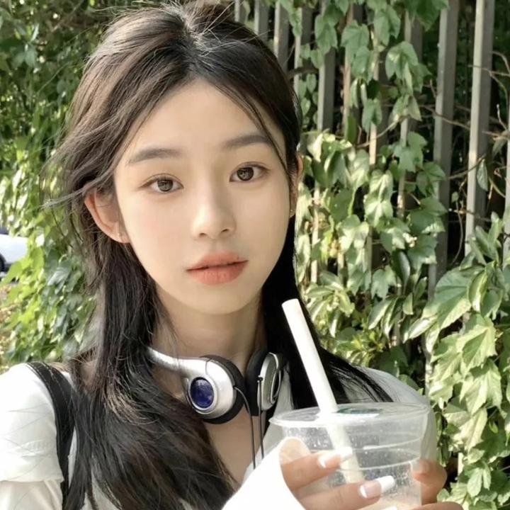 拴线的气球